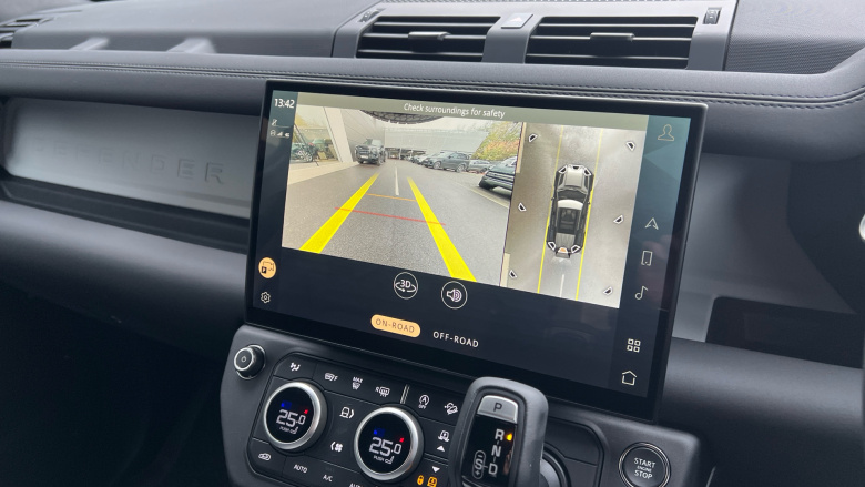 Land Rover Defender 3.0 D250 X-Dynamic SE 110 5dr Auto Diesel Estate